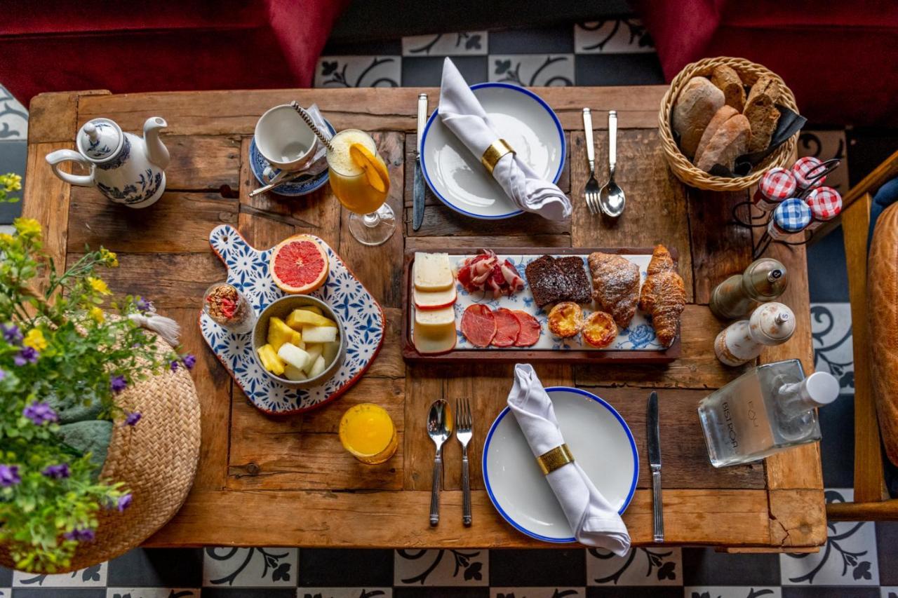 138 Liberdade Hotel リスボン エクステリア 写真 A typical breakfast at the restaurant