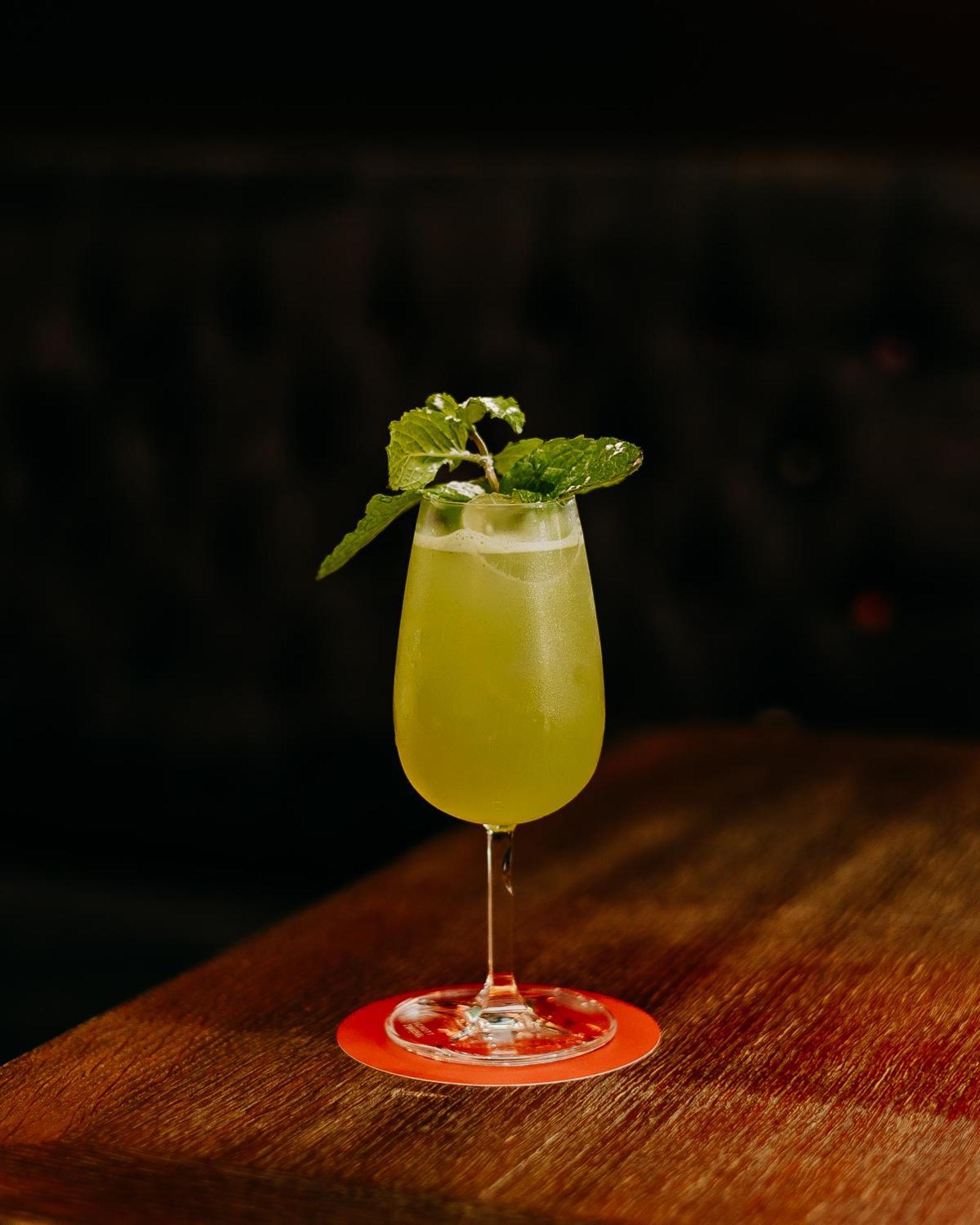 138 Liberdade Hotel リスボン エクステリア 写真 A celery cooler